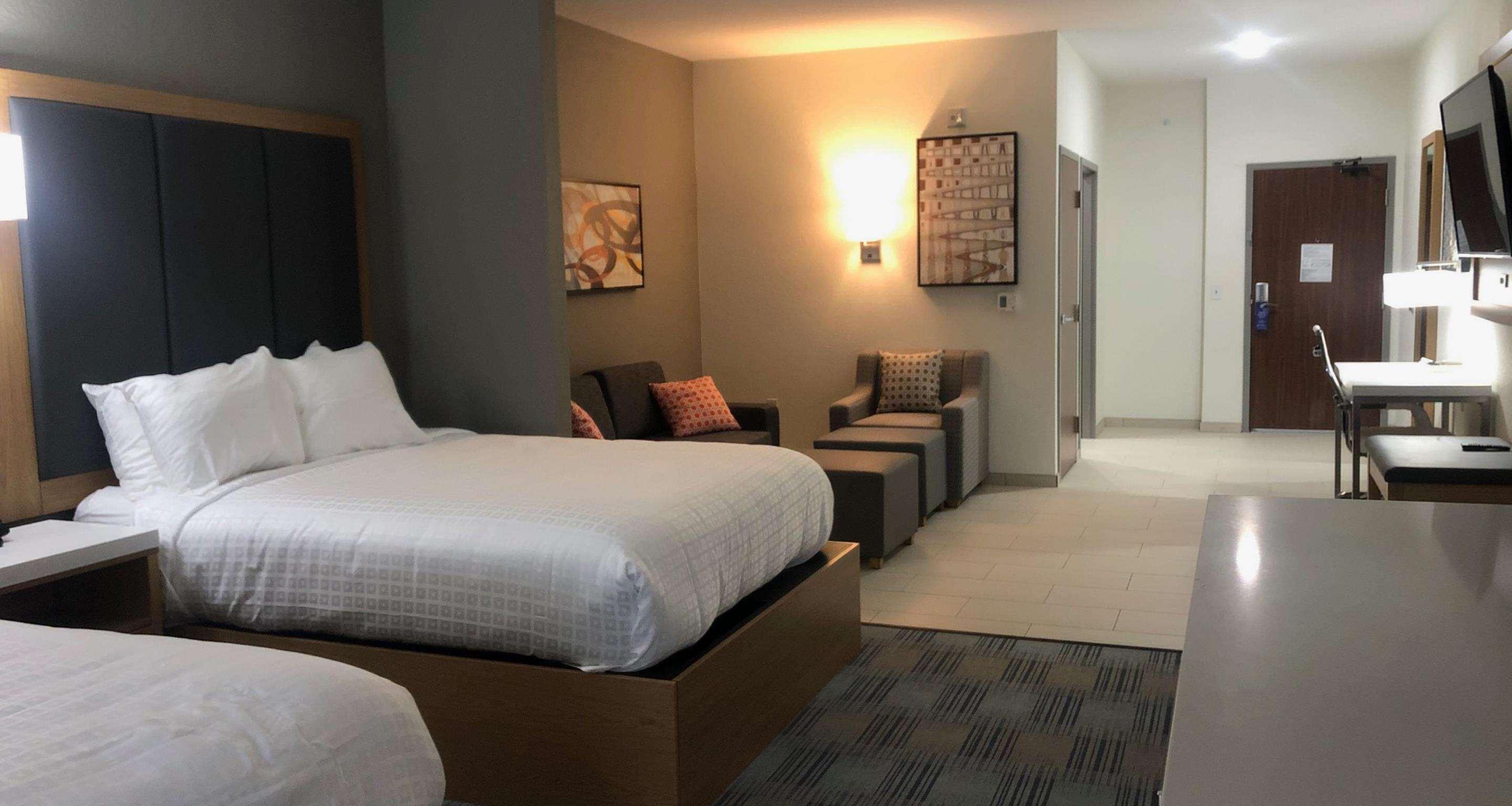La Quinta Inn & Suites By Wyndham Coralville Iowa City Екстериор снимка