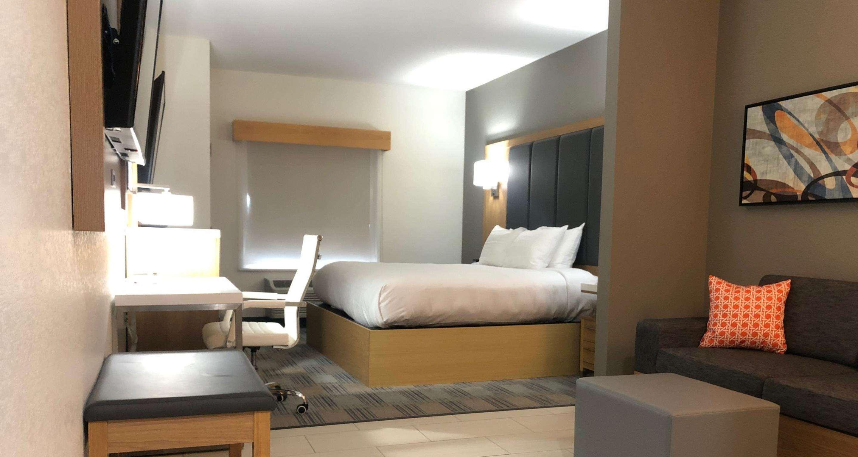 La Quinta Inn & Suites By Wyndham Coralville Iowa City Екстериор снимка