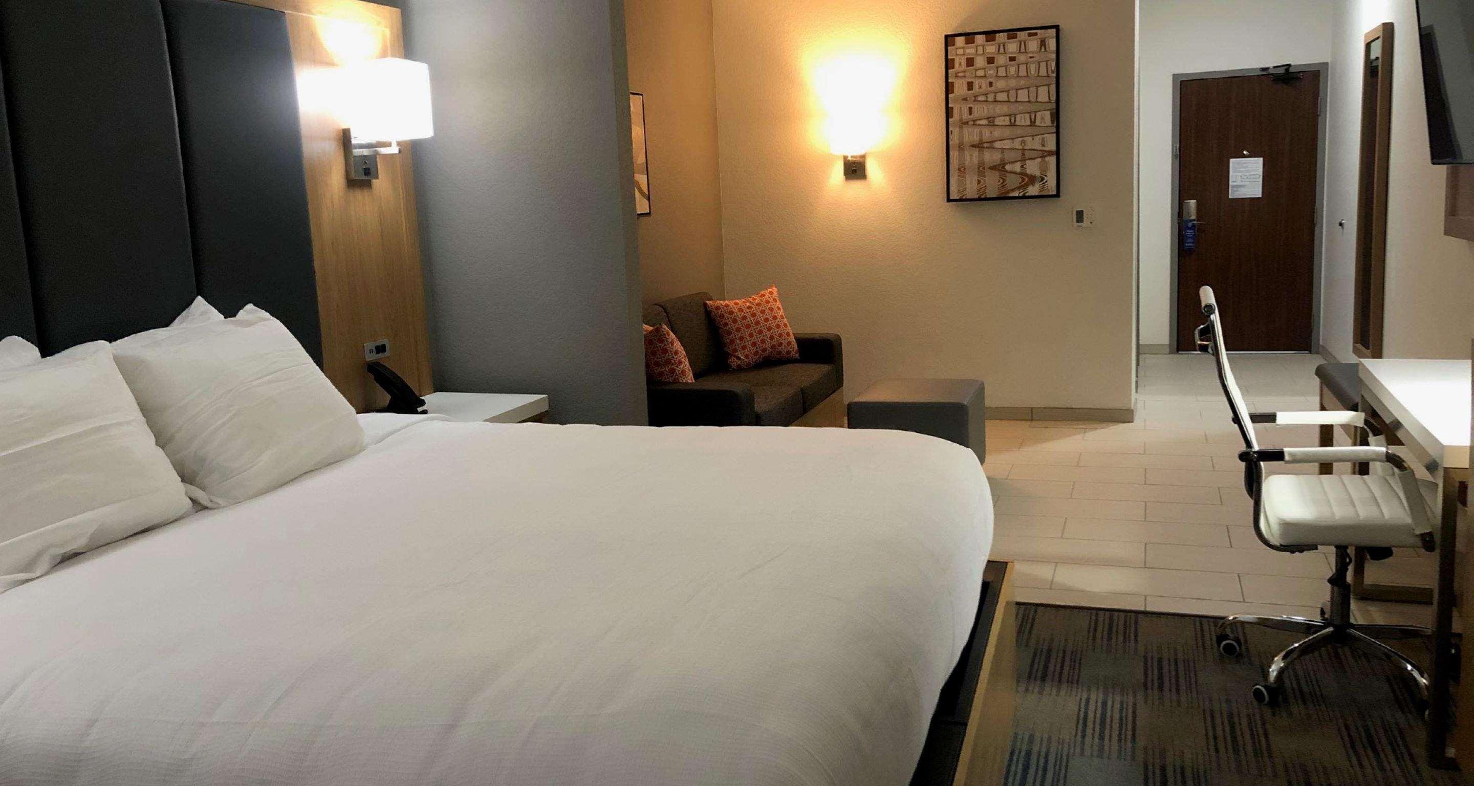 La Quinta Inn & Suites By Wyndham Coralville Iowa City Екстериор снимка