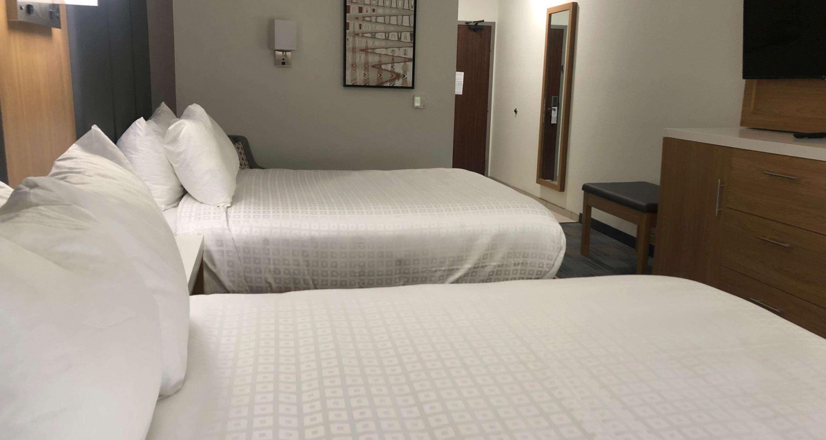 La Quinta Inn & Suites By Wyndham Coralville Iowa City Екстериор снимка