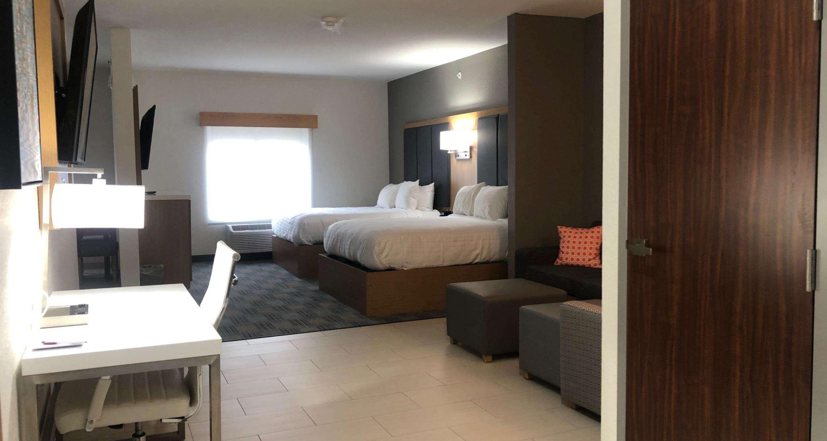 La Quinta Inn & Suites By Wyndham Coralville Iowa City Екстериор снимка