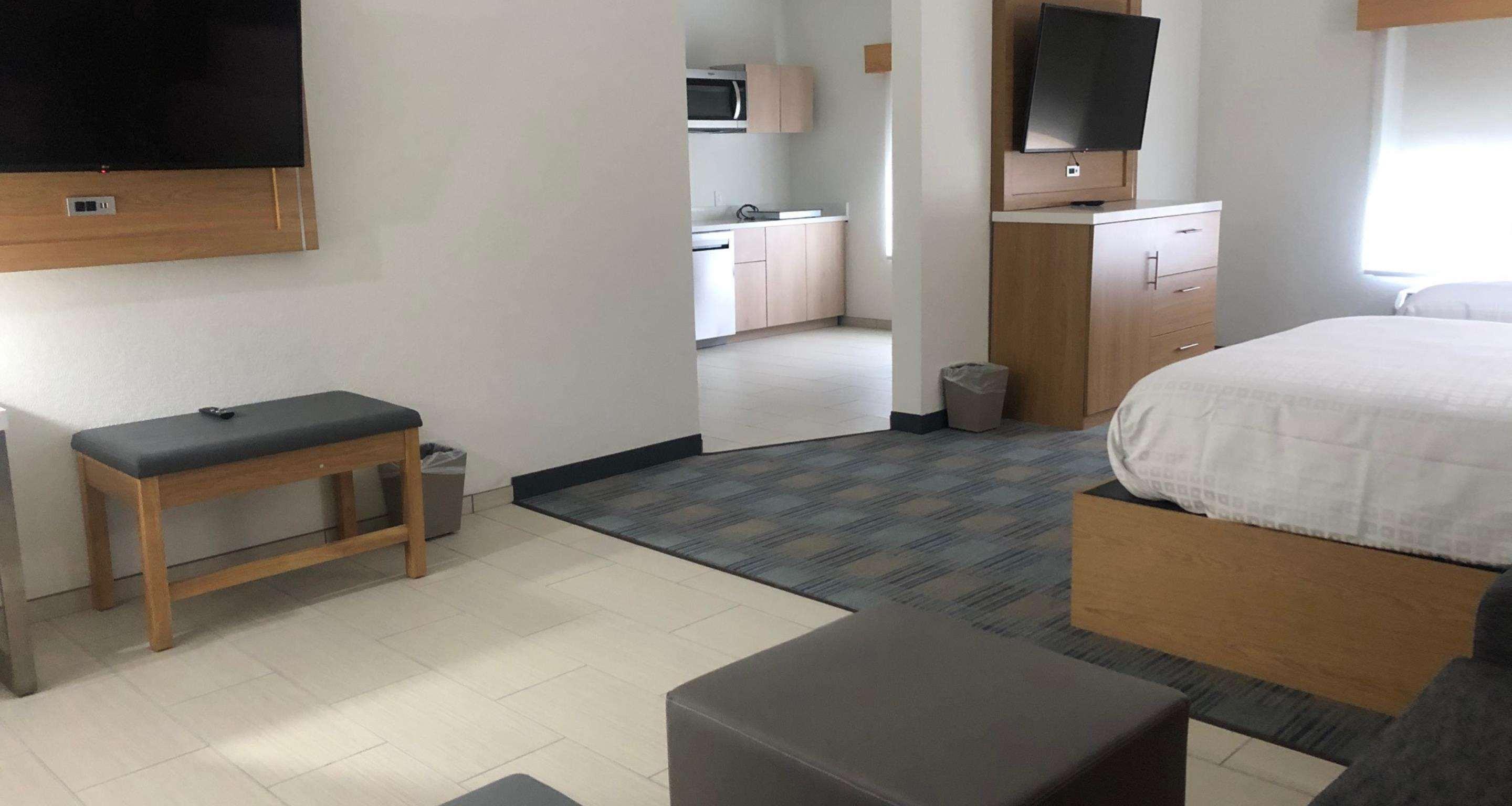 La Quinta Inn & Suites By Wyndham Coralville Iowa City Екстериор снимка