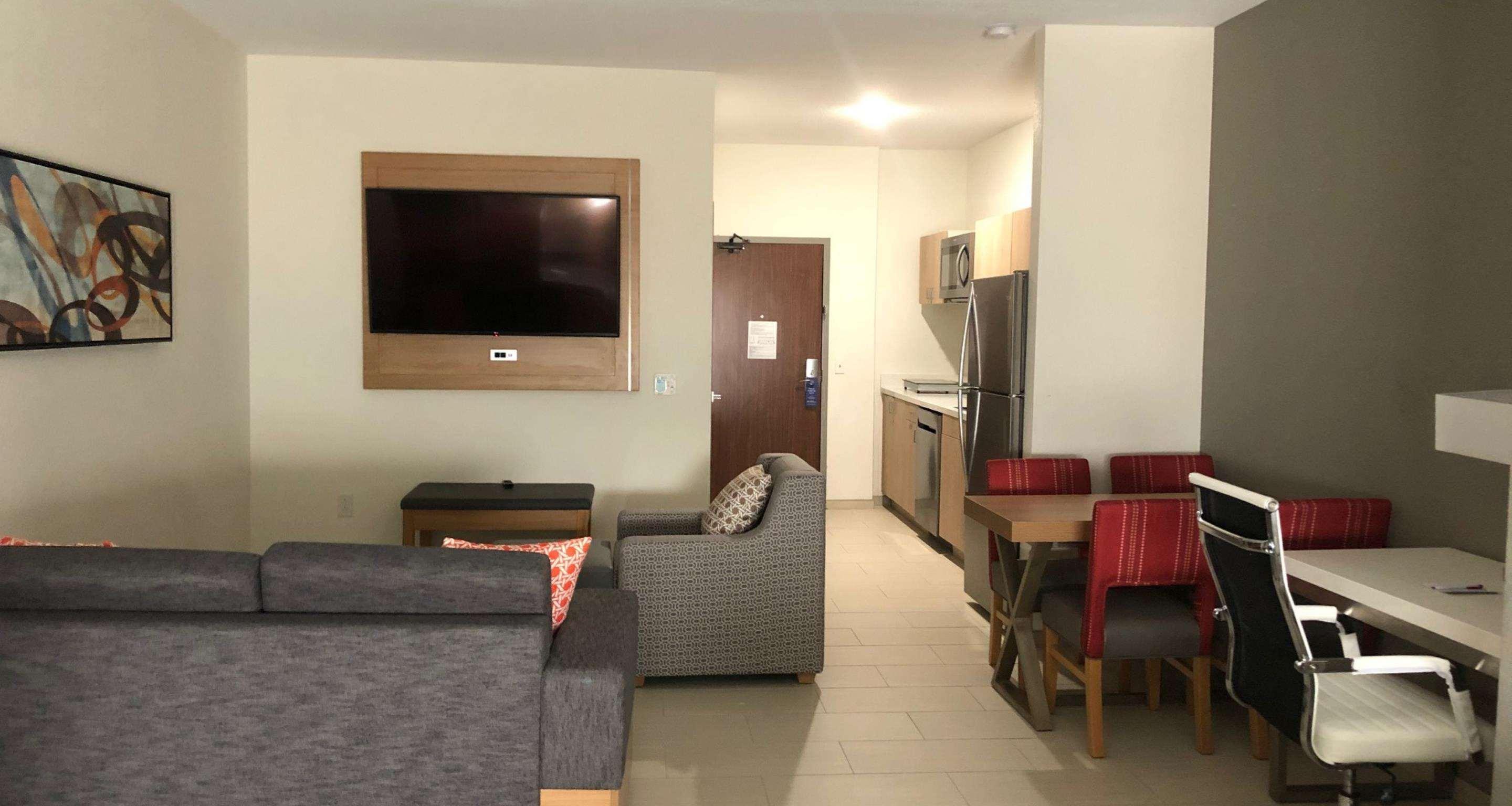 La Quinta Inn & Suites By Wyndham Coralville Iowa City Екстериор снимка