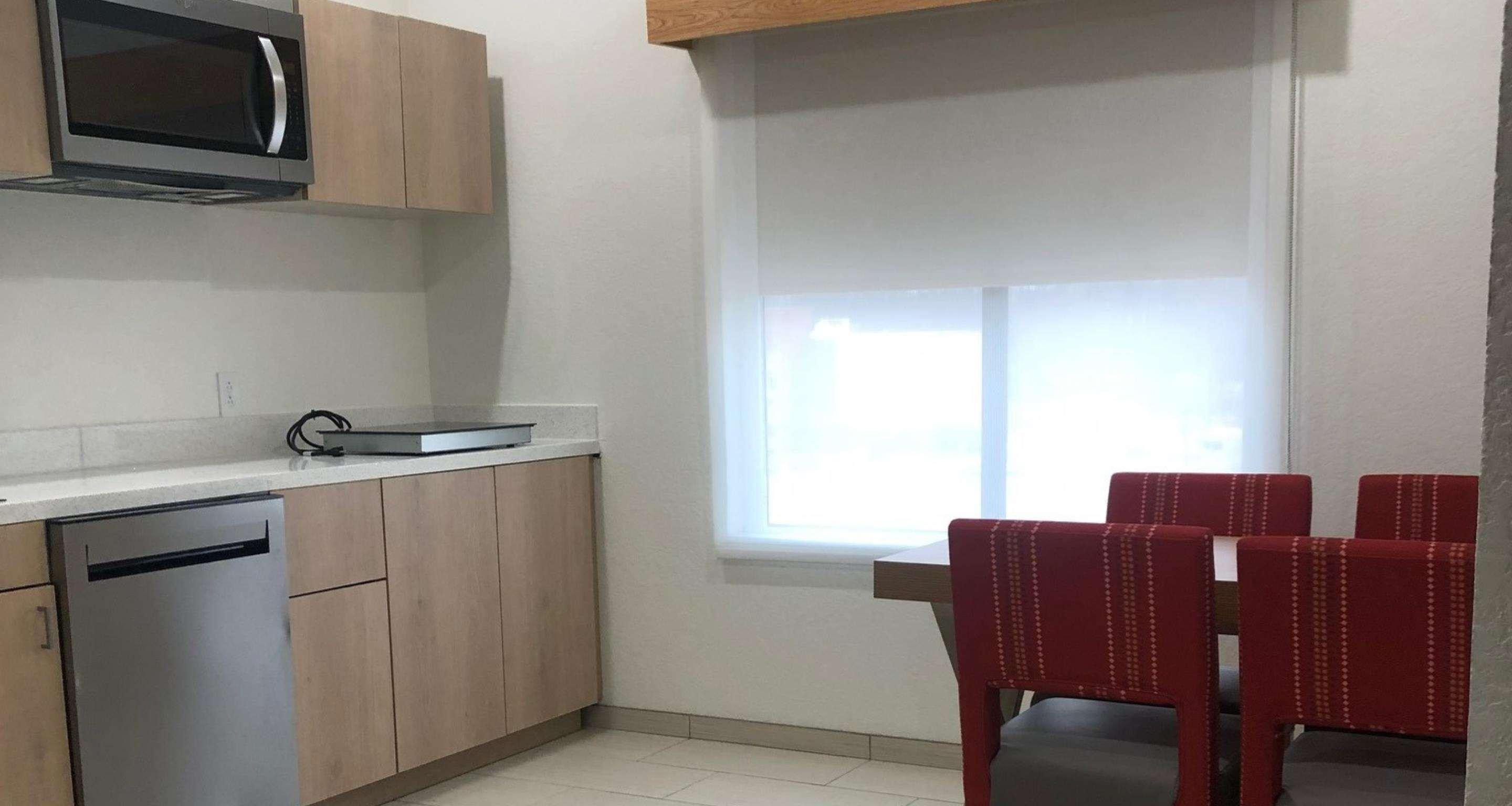 La Quinta Inn & Suites By Wyndham Coralville Iowa City Екстериор снимка
