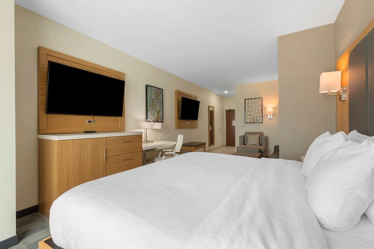 La Quinta Inn & Suites By Wyndham Coralville Iowa City Екстериор снимка