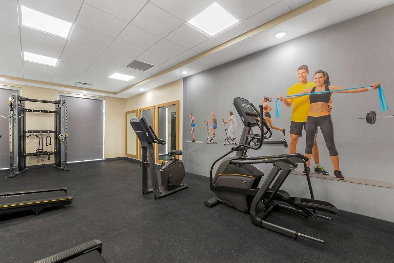 La Quinta Inn & Suites By Wyndham Coralville Iowa City Екстериор снимка