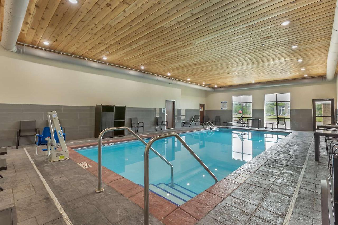 La Quinta Inn & Suites By Wyndham Coralville Iowa City Екстериор снимка