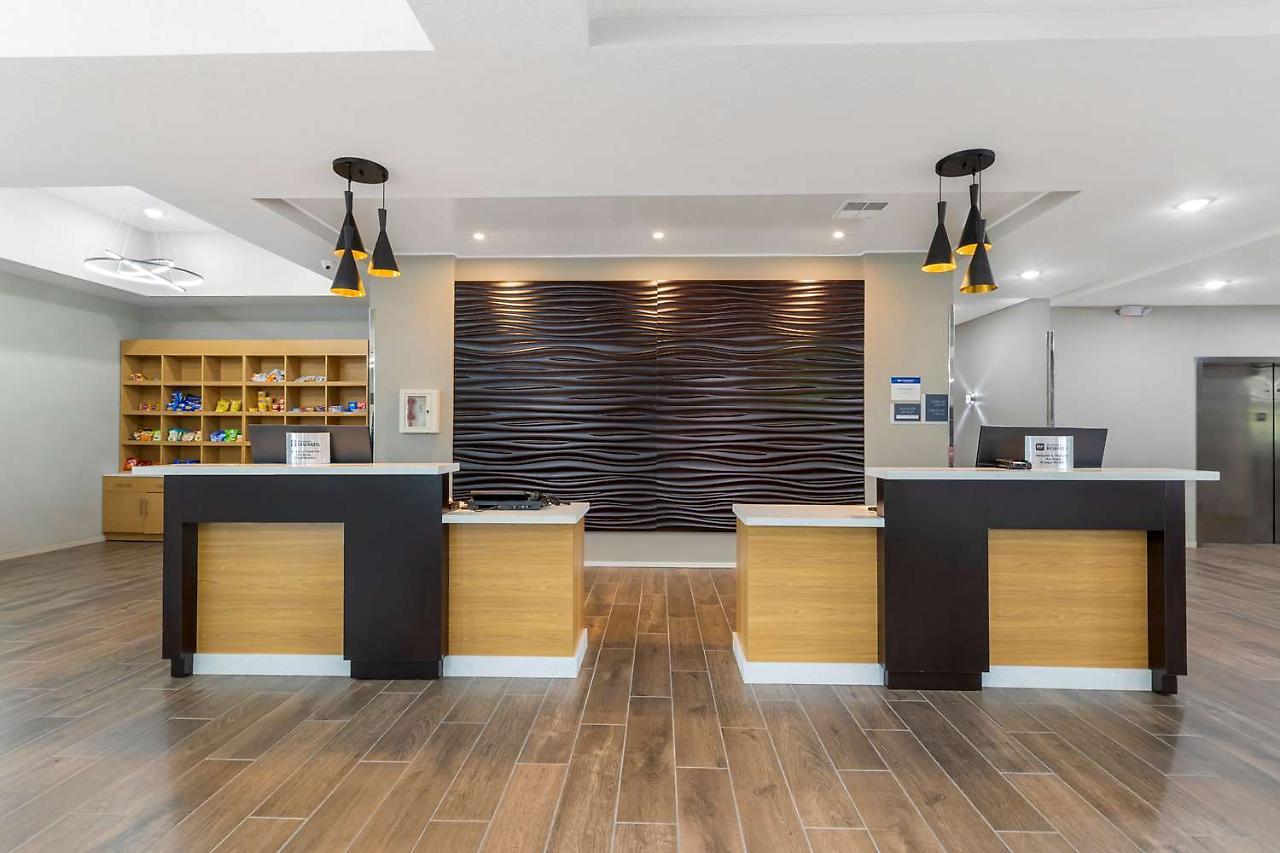 La Quinta Inn & Suites By Wyndham Coralville Iowa City Екстериор снимка
