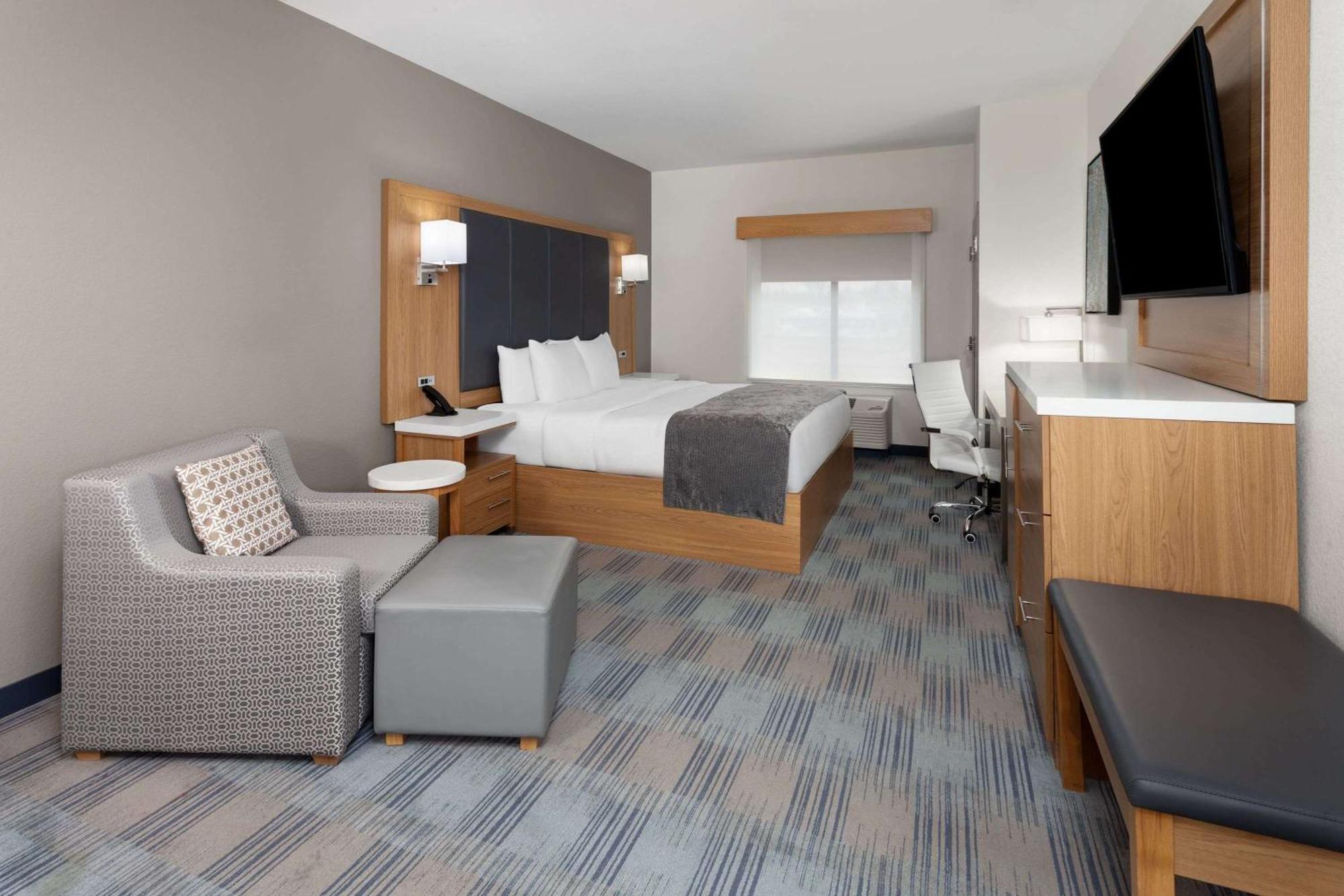 La Quinta Inn & Suites By Wyndham Coralville Iowa City Екстериор снимка